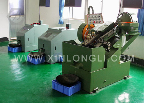 螺絲生產(chǎn)設(shè)備