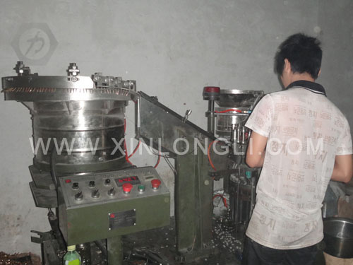 螺絲生產(chǎn)車(chē)間