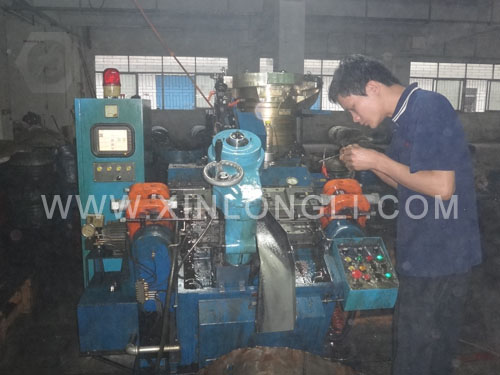 螺絲生產(chǎn)車(chē)間